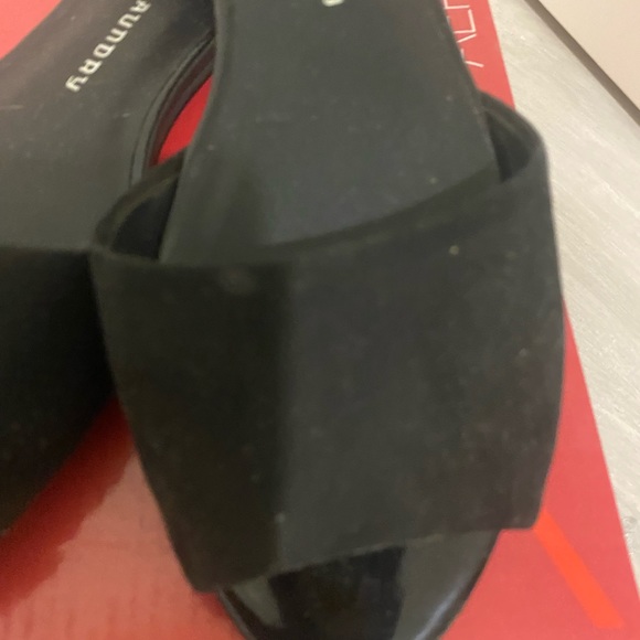 Chinese Laundry Black Open Toe Flat - Picture 3 of 7